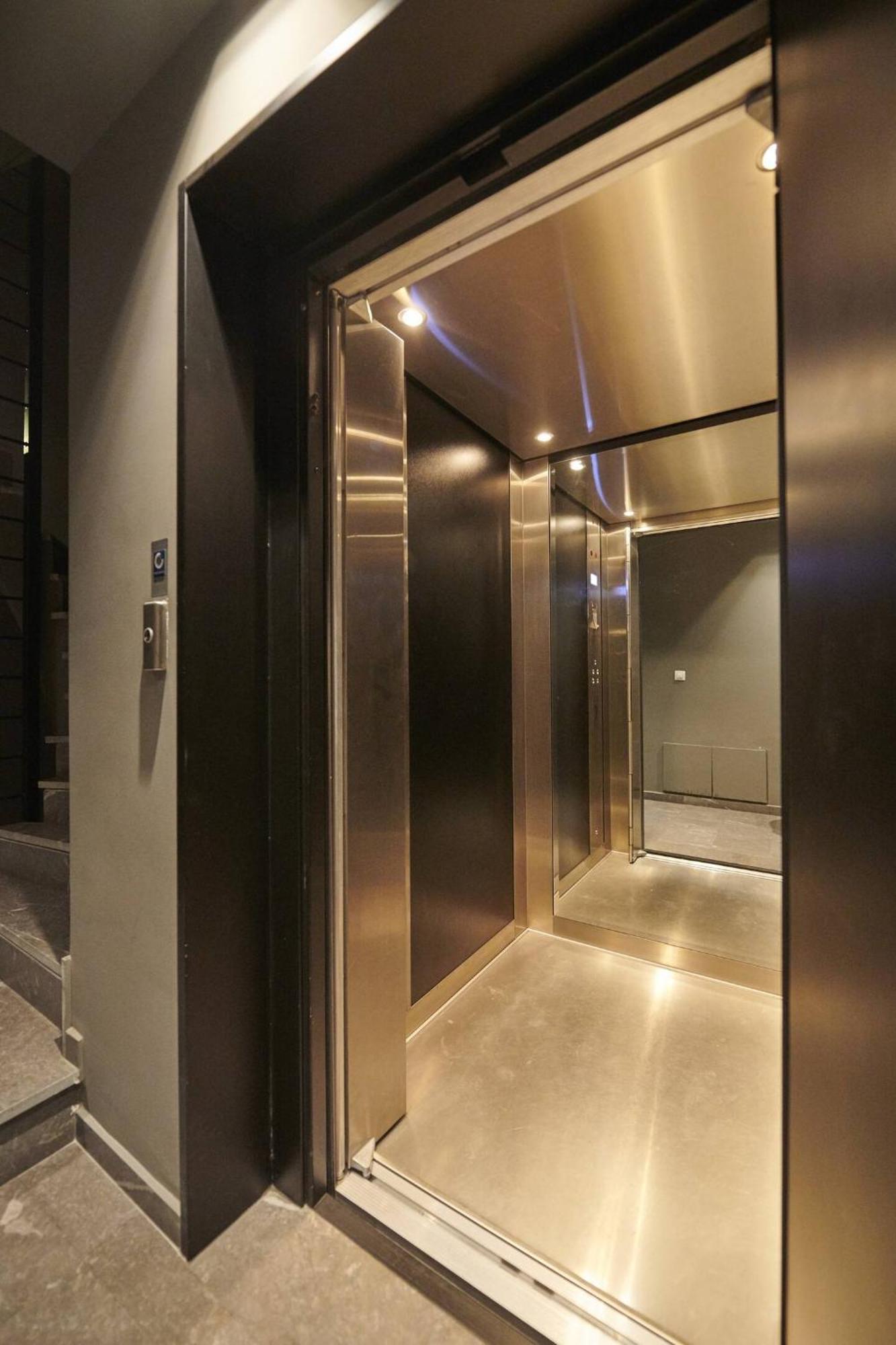 Ma Maison Downtown Loft: Acropolis-Adjacent with High-Speed Internet Athens Exterior photo